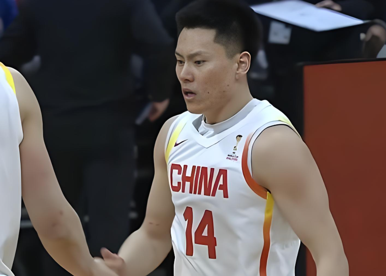 IM电竞官方入口-有情有义！上海队特地给李弘权放长假，让其享受“奶爸”时光